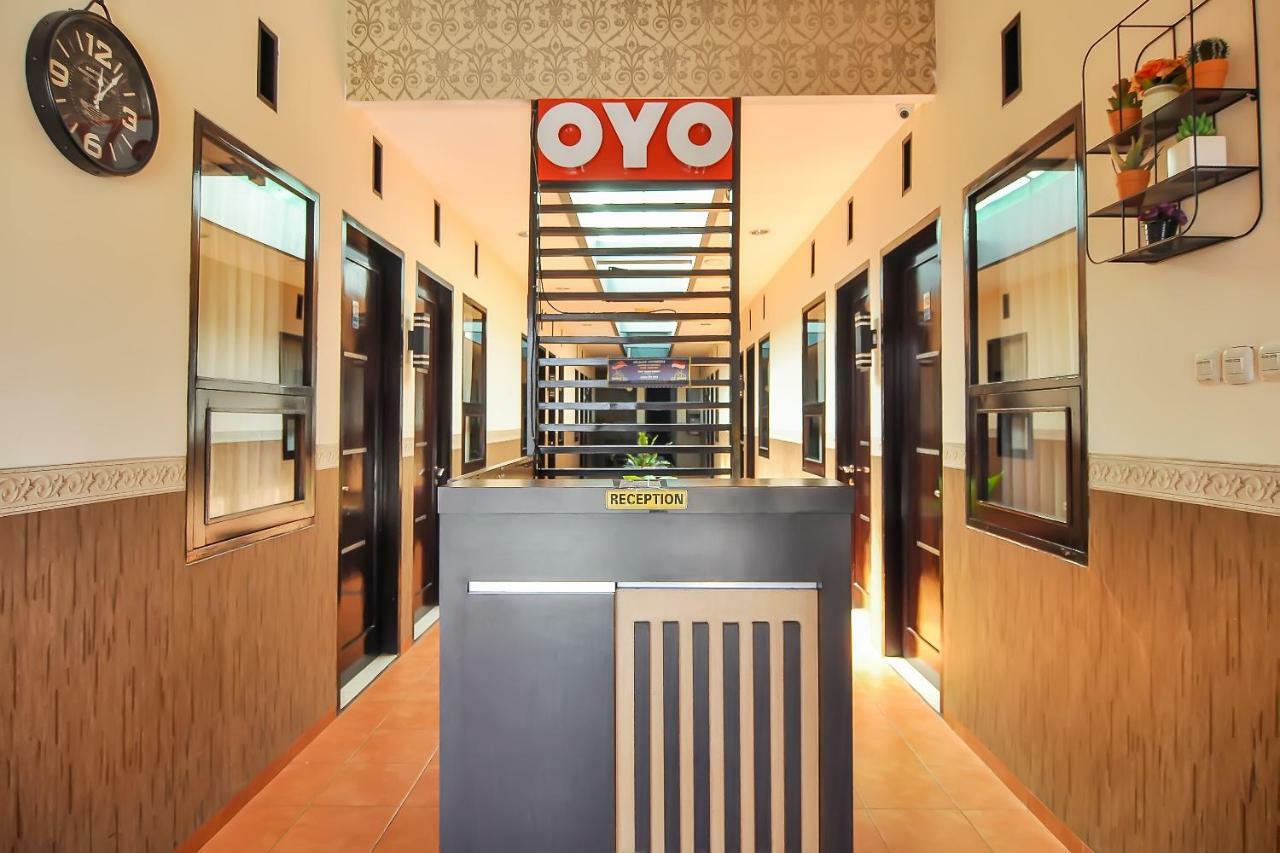 Oyo 897 ディーダブ ホテル パダン エクステリア 写真